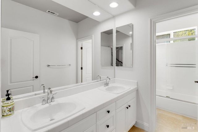 5229 Sunridge Dr, Fairfield, CA 94534