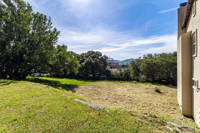 5229 Sunridge Dr, Fairfield, CA 94534