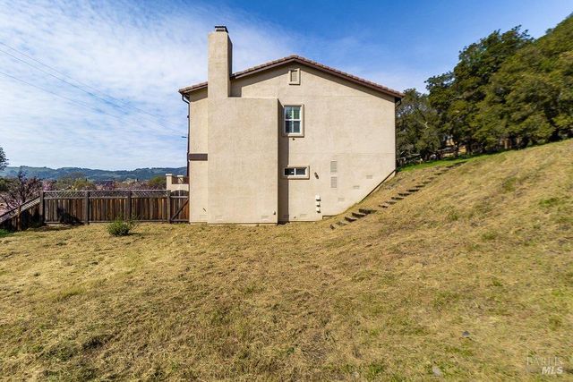 5229 Sunridge Dr, Fairfield, CA 94534