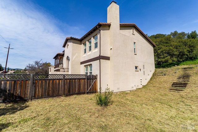 5229 Sunridge Dr, Fairfield, CA 94534