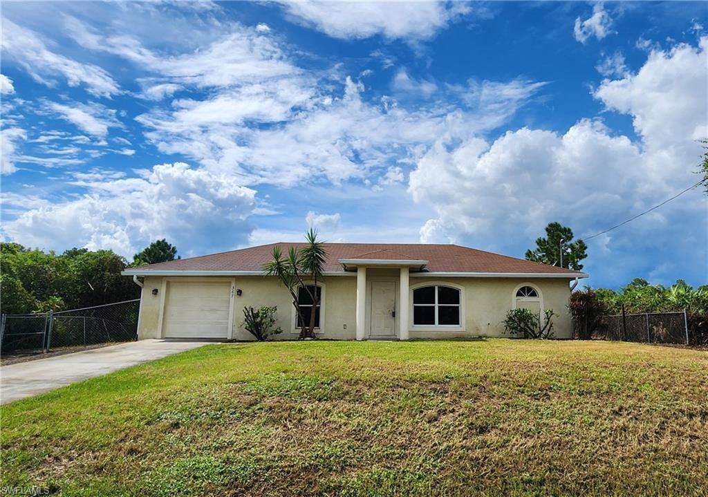 367 Peerless ST, LEHIGH ACRES, FL 33974 — exterior