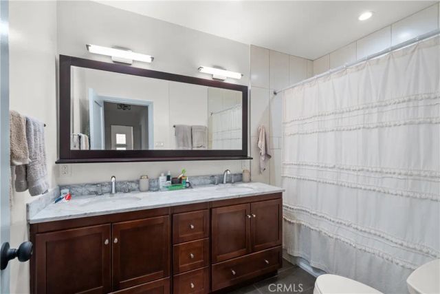 915 S Wooster, Los Angeles, CA 90035