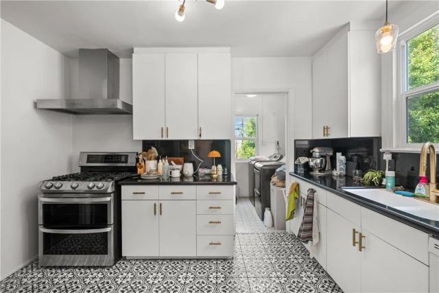 915 S Wooster, Los Angeles, CA 90035