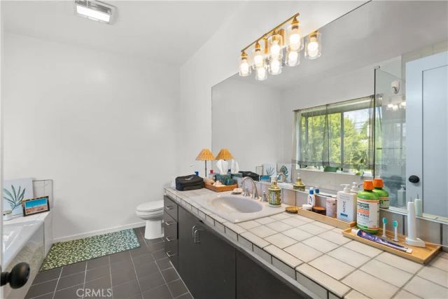 915 S Wooster, Los Angeles, CA 90035
