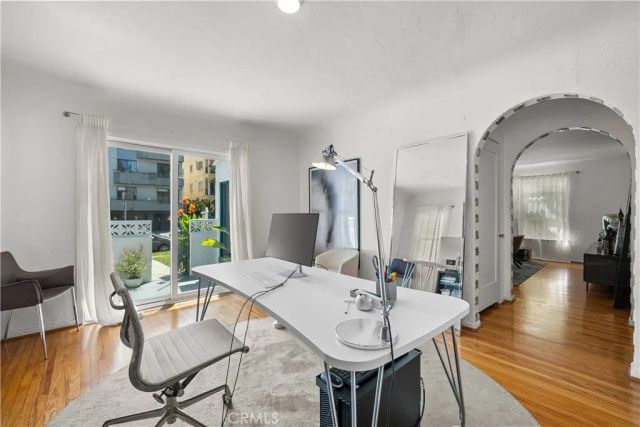 915 S Wooster, Los Angeles, CA 90035