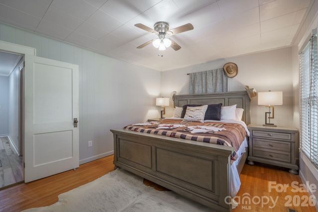 5588 River Bend Road, Claremont, NC 28610