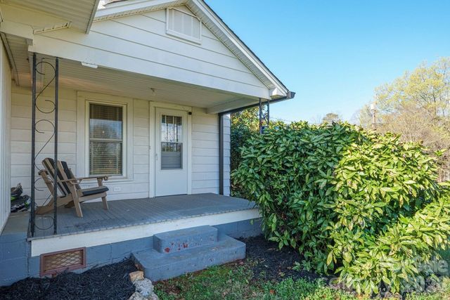 5588 River Bend Road, Claremont, NC 28610