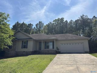 3083 Lakeview Circle, Southside, AL 35907