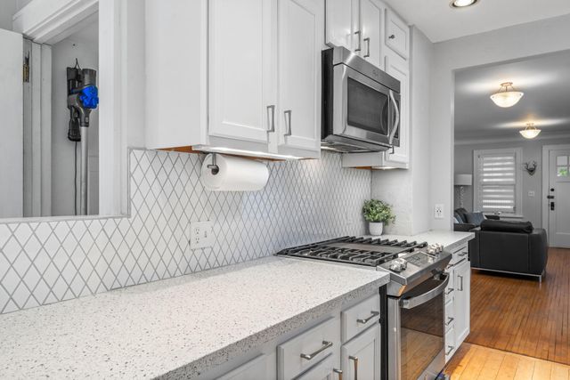 2548 17th Avenue E, North Saint Paul, MN 55109