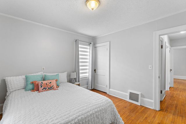 2548 17th Avenue E, North Saint Paul, MN 55109