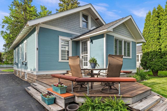 2548 17th Avenue E, North Saint Paul, MN 55109