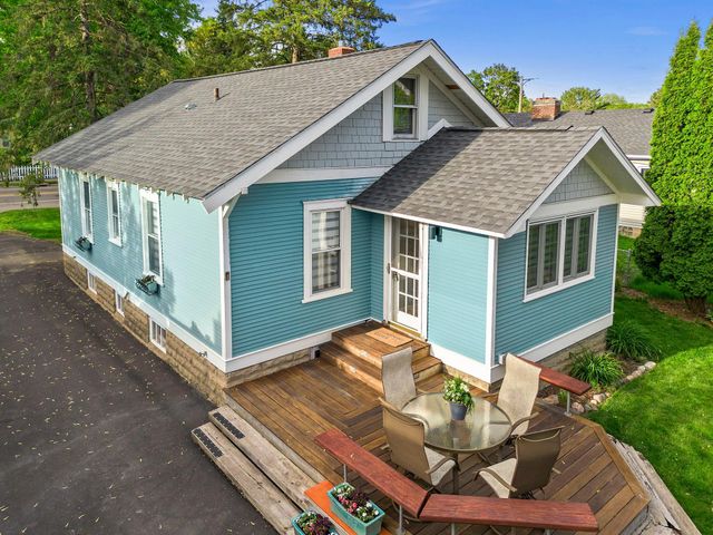 2548 17th Avenue E, North Saint Paul, MN 55109