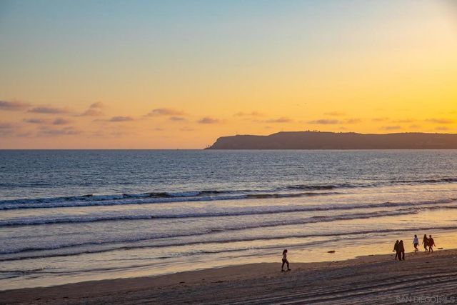 1760 Avenida Del Mundo 801, Coronado, CA 92118