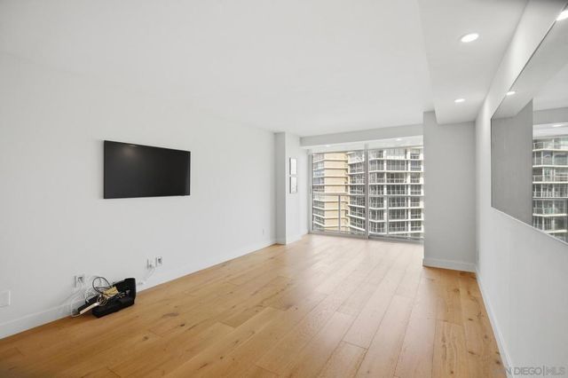 1760 Avenida Del Mundo 801, Coronado, CA 92118