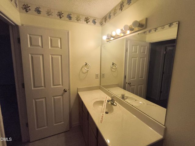 9 Crystal Oaks Court, Durham, NC 27707