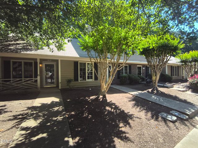 9 Crystal Oaks Court, Durham, NC 27707