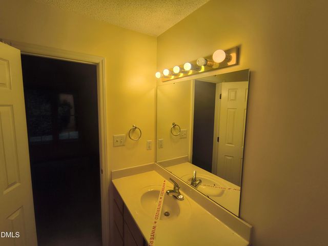9 Crystal Oaks Court, Durham, NC 27707