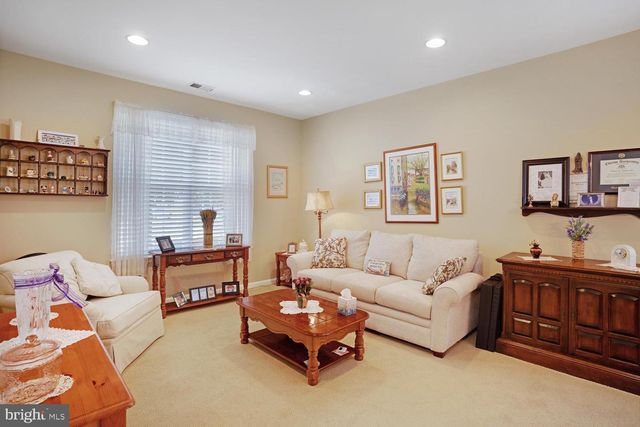 10 HARBOR PL, Barnegat, NJ 08005