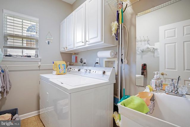 10 HARBOR PL, Barnegat, NJ 08005