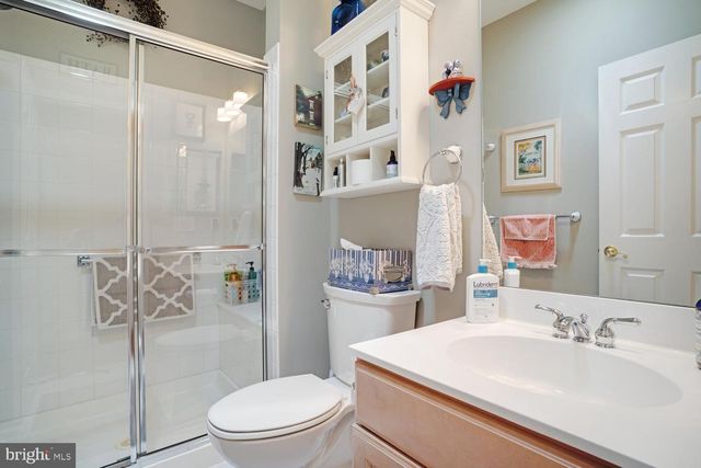 10 HARBOR PL, Barnegat, NJ 08005