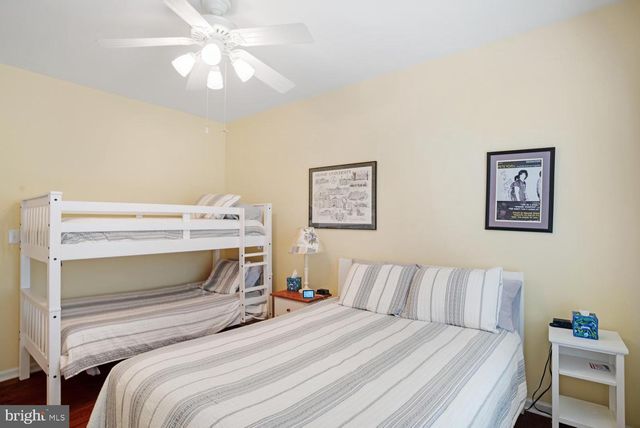10 HARBOR PL, Barnegat, NJ 08005