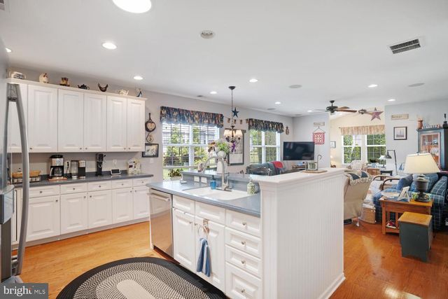 10 HARBOR PL, Barnegat, NJ 08005