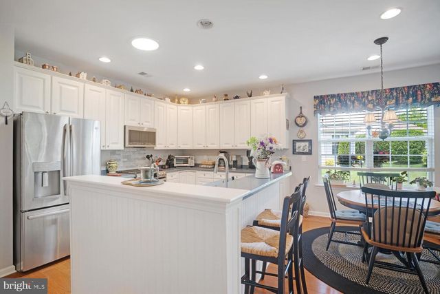 10 HARBOR PL, Barnegat, NJ 08005