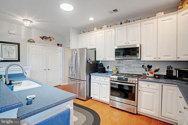10 HARBOR PL, Barnegat, NJ 08005