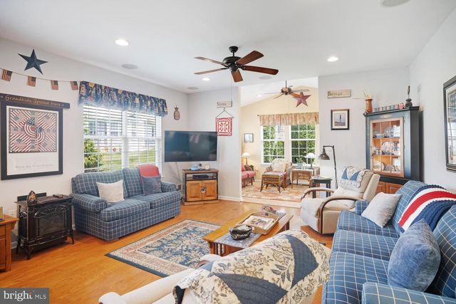 10 HARBOR PL, Barnegat, NJ 08005