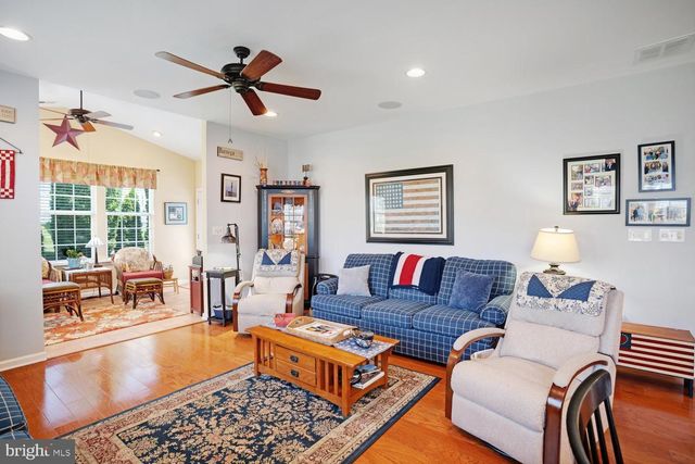10 HARBOR PL, Barnegat, NJ 08005