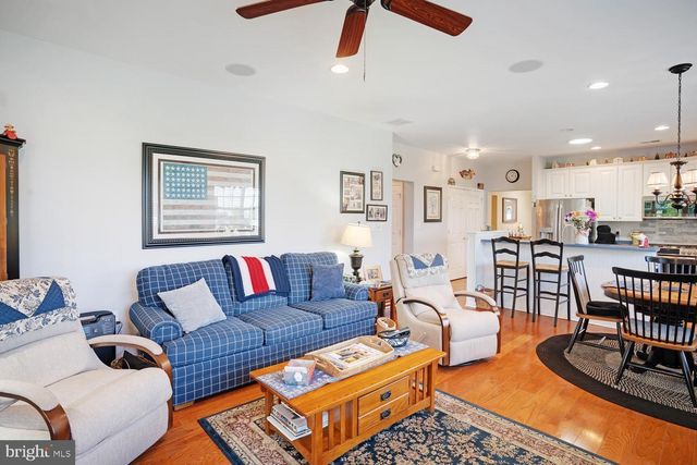 10 HARBOR PL, Barnegat, NJ 08005