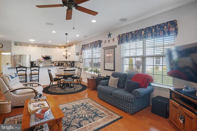 10 HARBOR PL, Barnegat, NJ 08005