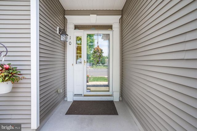 10 HARBOR PL, Barnegat, NJ 08005