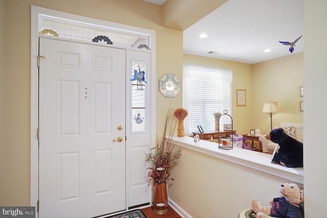 10 HARBOR PL, Barnegat, NJ 08005