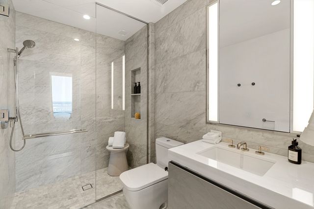 682 Atlantic Ave 37K, Boston, MA 02111