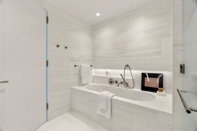 682 Atlantic Ave 37K, Boston, MA 02111