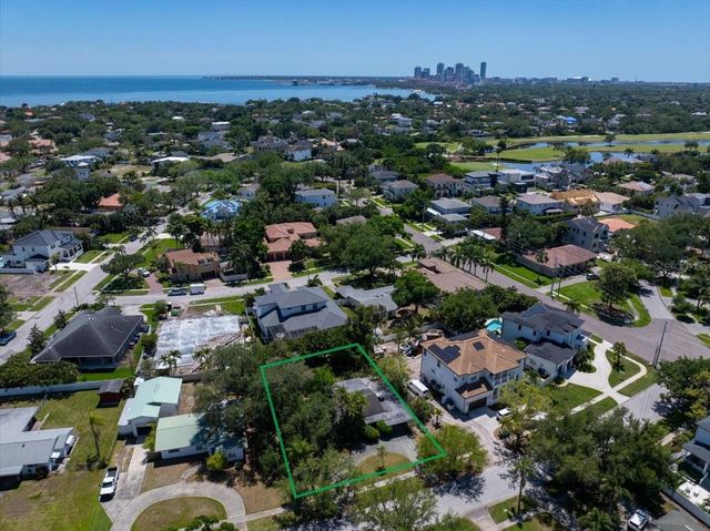 459 BAYVIEW DRIVE NE, St Petersburg, FL 33704