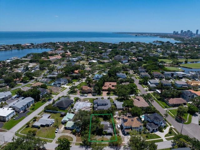 459 BAYVIEW DRIVE NE, St Petersburg, FL 33704