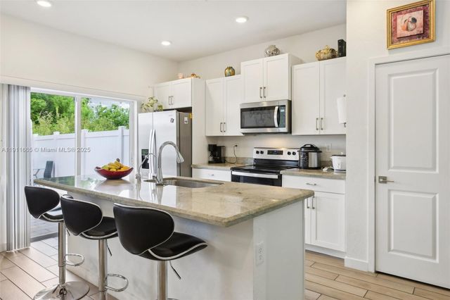 754 SE 19th St, Homestead, FL 33034