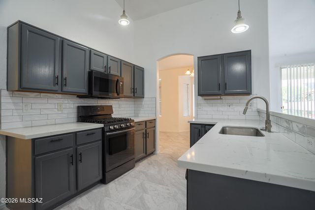 9871 E Paseo San Bernardo, Tucson, AZ 85747