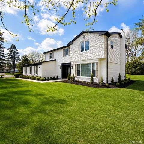 7275 Old Coach Trail, Washington Township, MI 48094