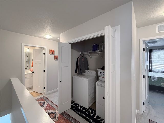 5908 NW 90th Street, Johnston, IA 50131