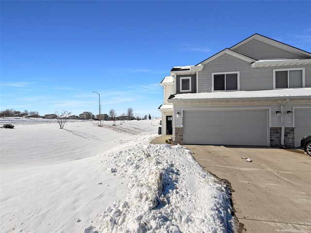 5908 NW 90th Street, Johnston, IA 50131