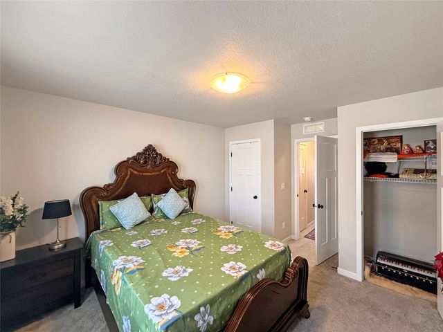 5908 NW 90th Street, Johnston, IA 50131