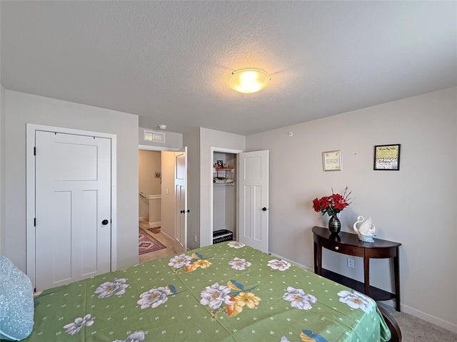 5908 NW 90th Street, Johnston, IA 50131