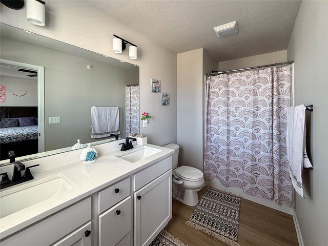 5908 NW 90th Street, Johnston, IA 50131