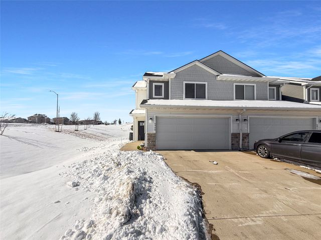 5908 NW 90th Street, Johnston, IA 50131