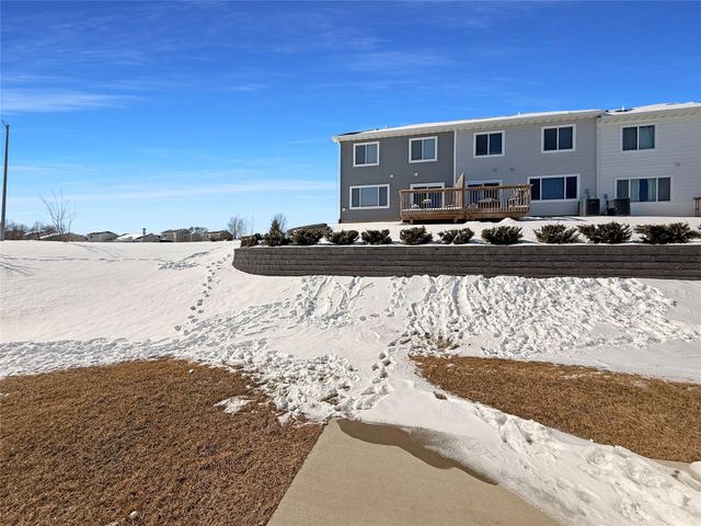 5908 NW 90th Street, Johnston, IA 50131