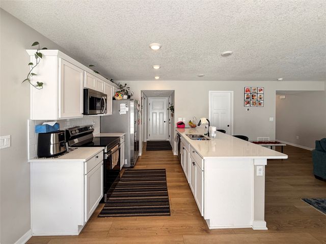 5908 NW 90th Street, Johnston, IA 50131