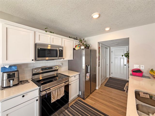 5908 NW 90th Street, Johnston, IA 50131